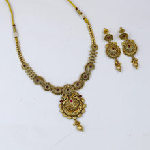Round Neck Antique Necklace Set 18987-1