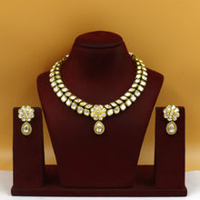 Round Neck Kundan Necklace Set 19043-27