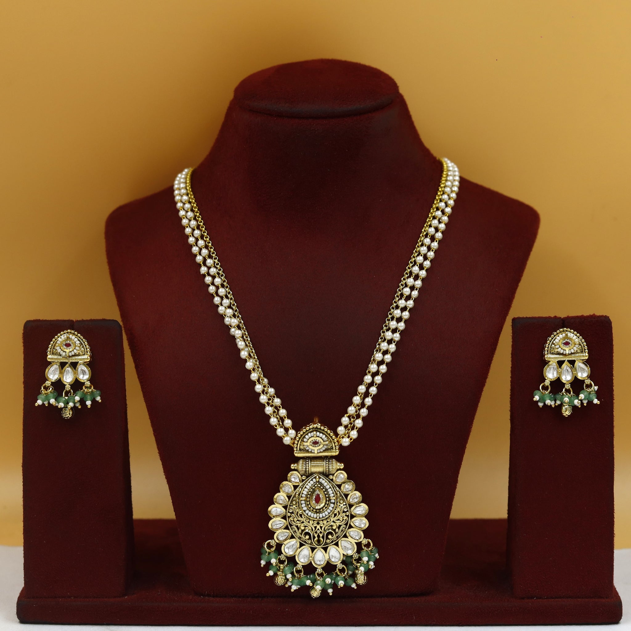 Antique Gold Plated Kundan Pendant Set 19053-21