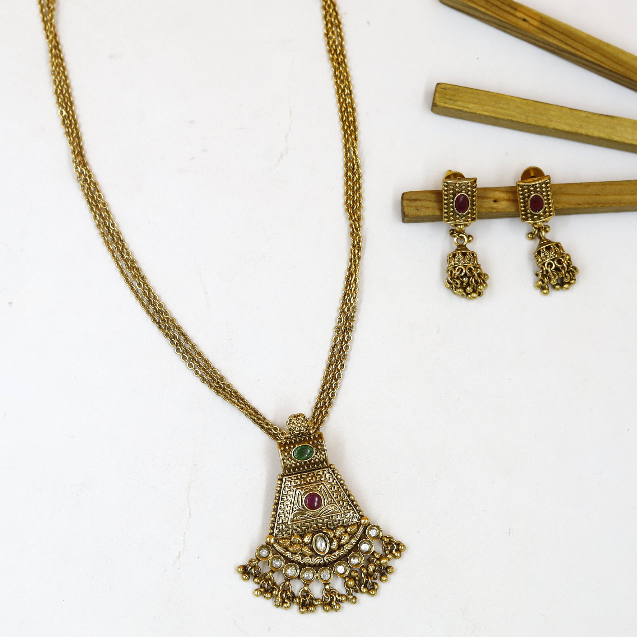 Traditional Antique Pendant Set 18994-1