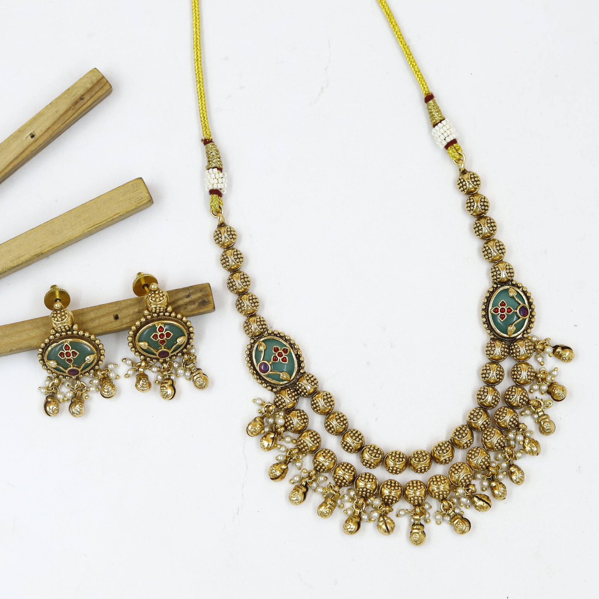 Round Neck Layered Antique Necklace Set 18993-1