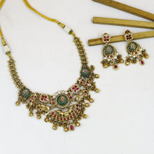Round Neck Antique Necklace Set 19005-1