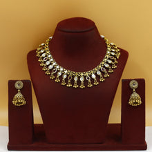 Round Neck Antique Necklace Set 18997-1