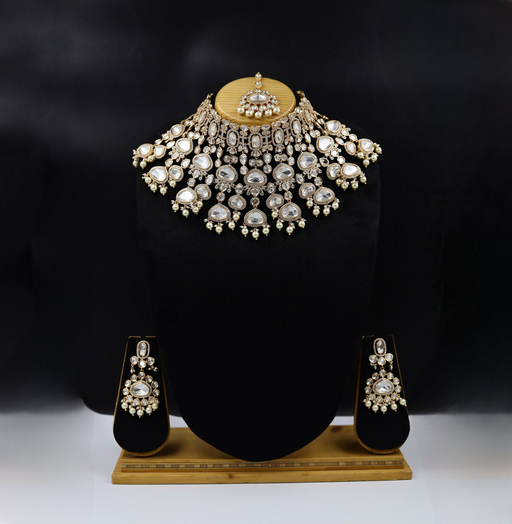 Choker Kundan Necklace Set 11480-83