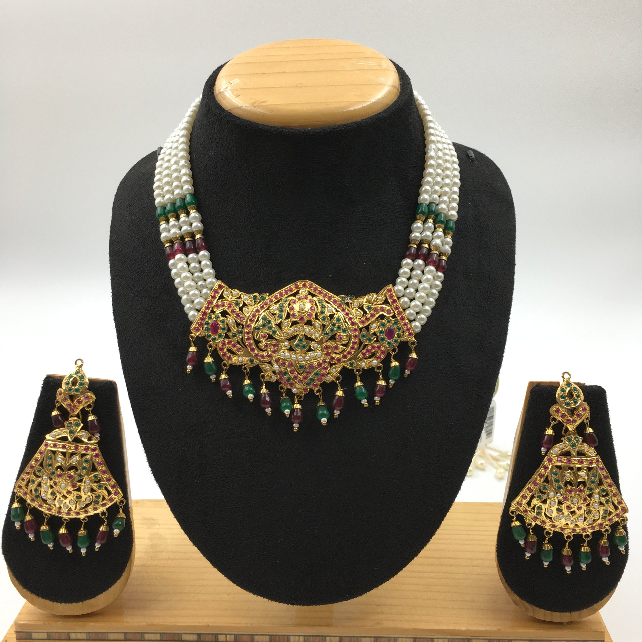 Ruby Green Jadau Necklace Set 19195-6377 - Dazzles Jewellery