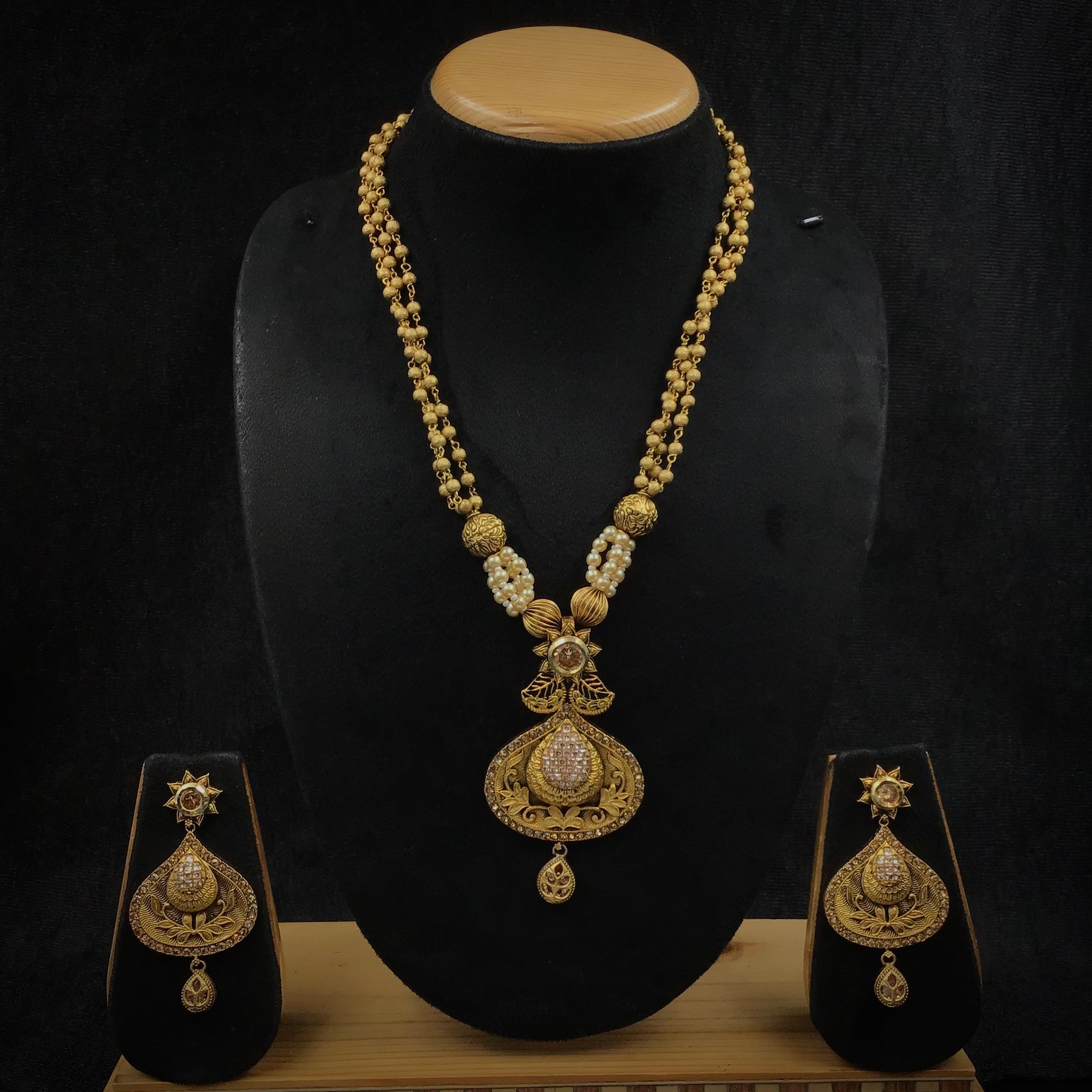 Medium Size Antique Pendant Set 9070-100 - Dazzles Jewellery