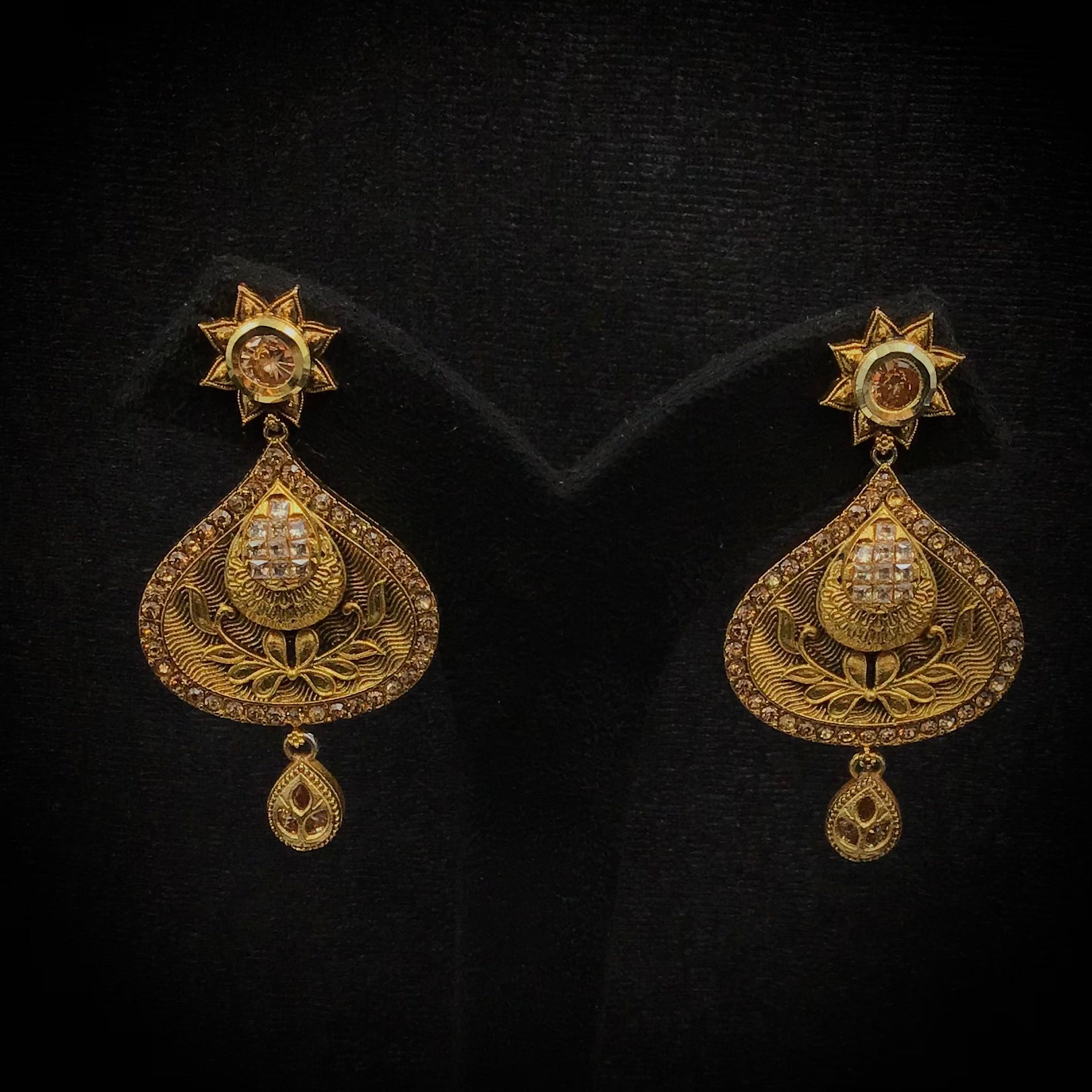 Medium Size Antique Pendant Set 9070-100 - Dazzles Jewellery