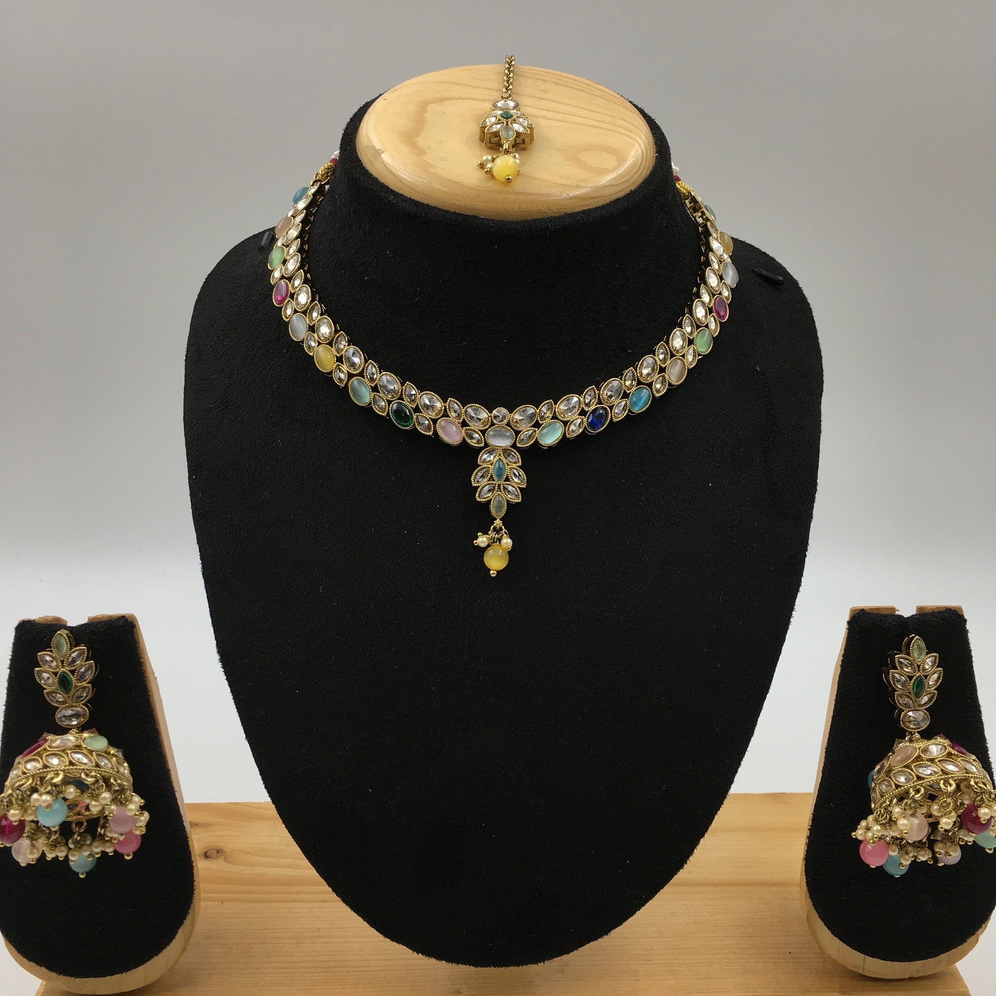 Round Neck Antique Necklace Set 4649-33 - Dazzles Jewellery