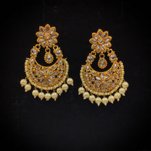 Gold look Earring with mangtikka set 2968-7033 - Dazzles Jewellery