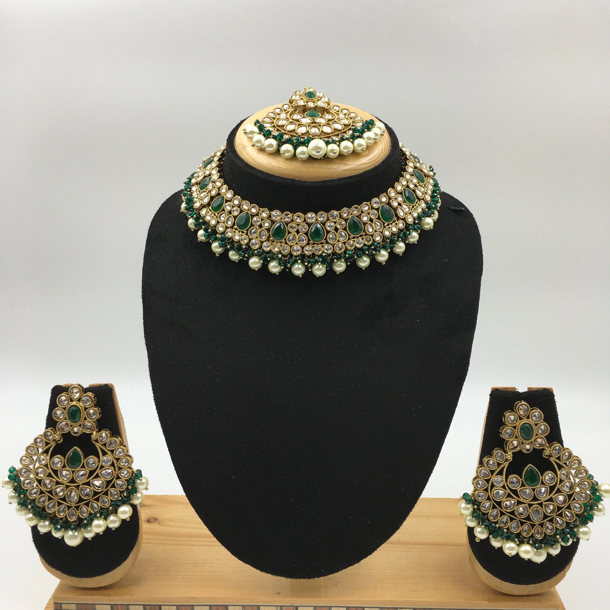 Round Neck Antique Necklace Set 4651-33 - Dazzles Jewellery
