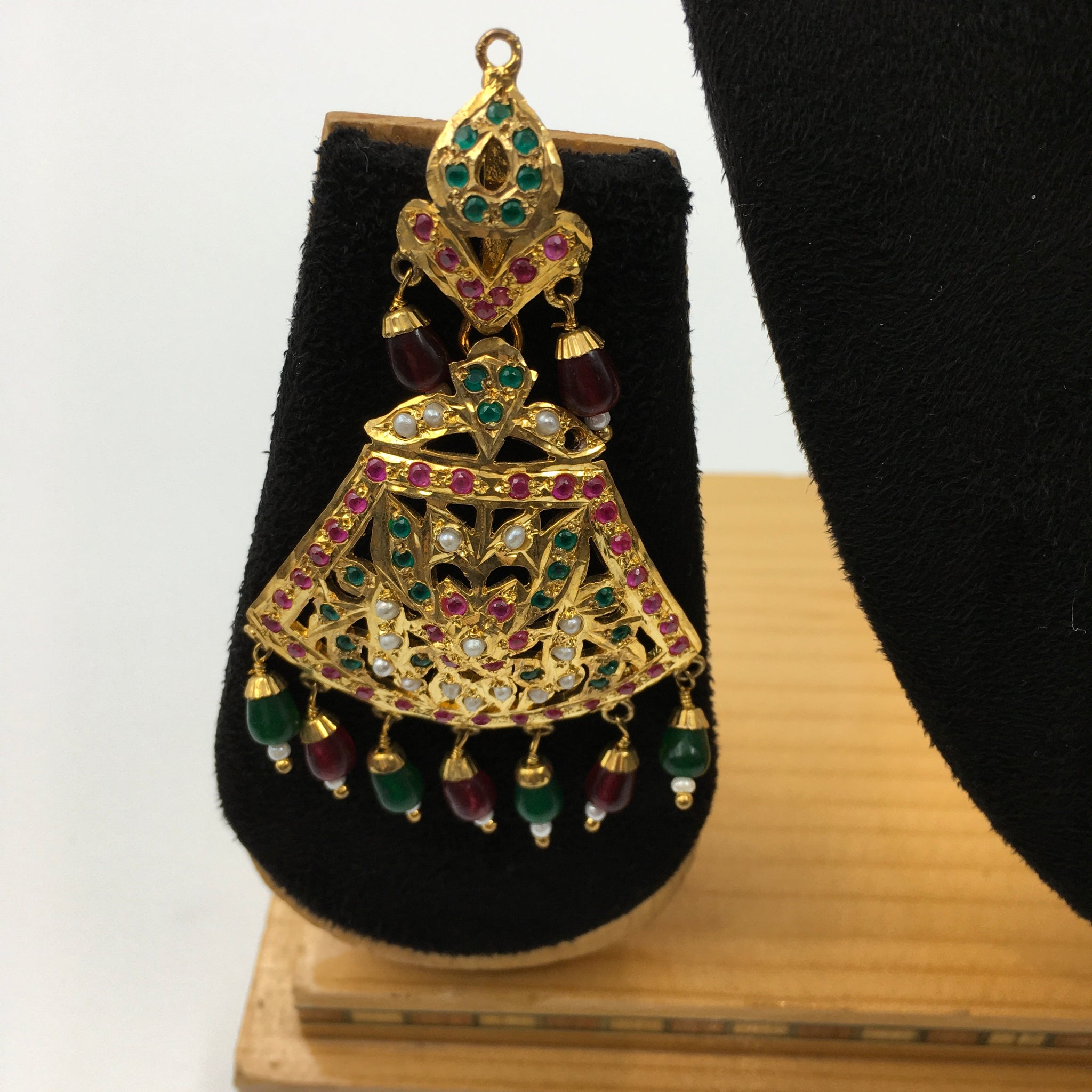Ruby Green Jadau Necklace Set 19195-6377 - Dazzles Jewellery