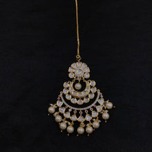 Gold Maang Tikka