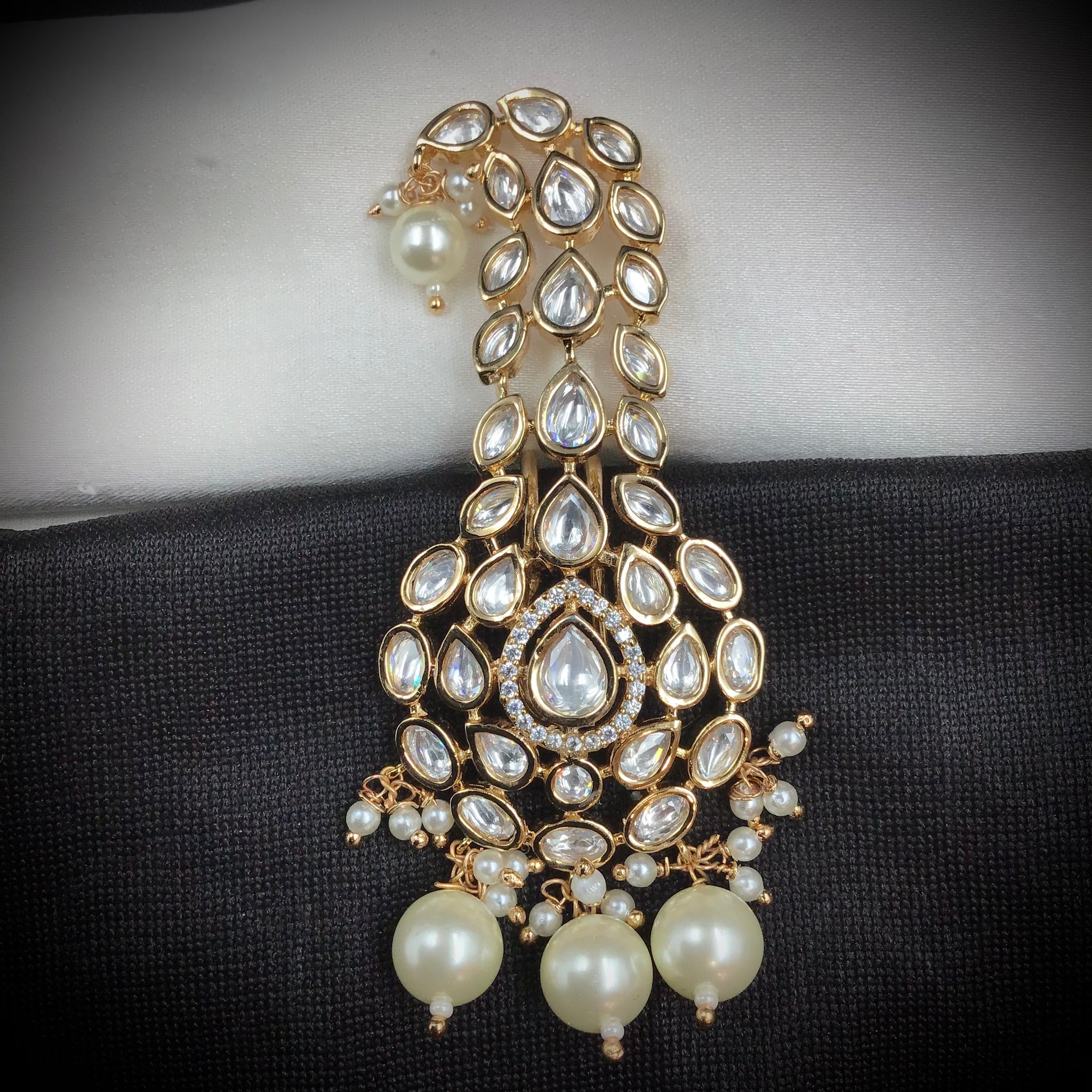 Kundan Kalgi 7516-34 - Dazzles Jewellery