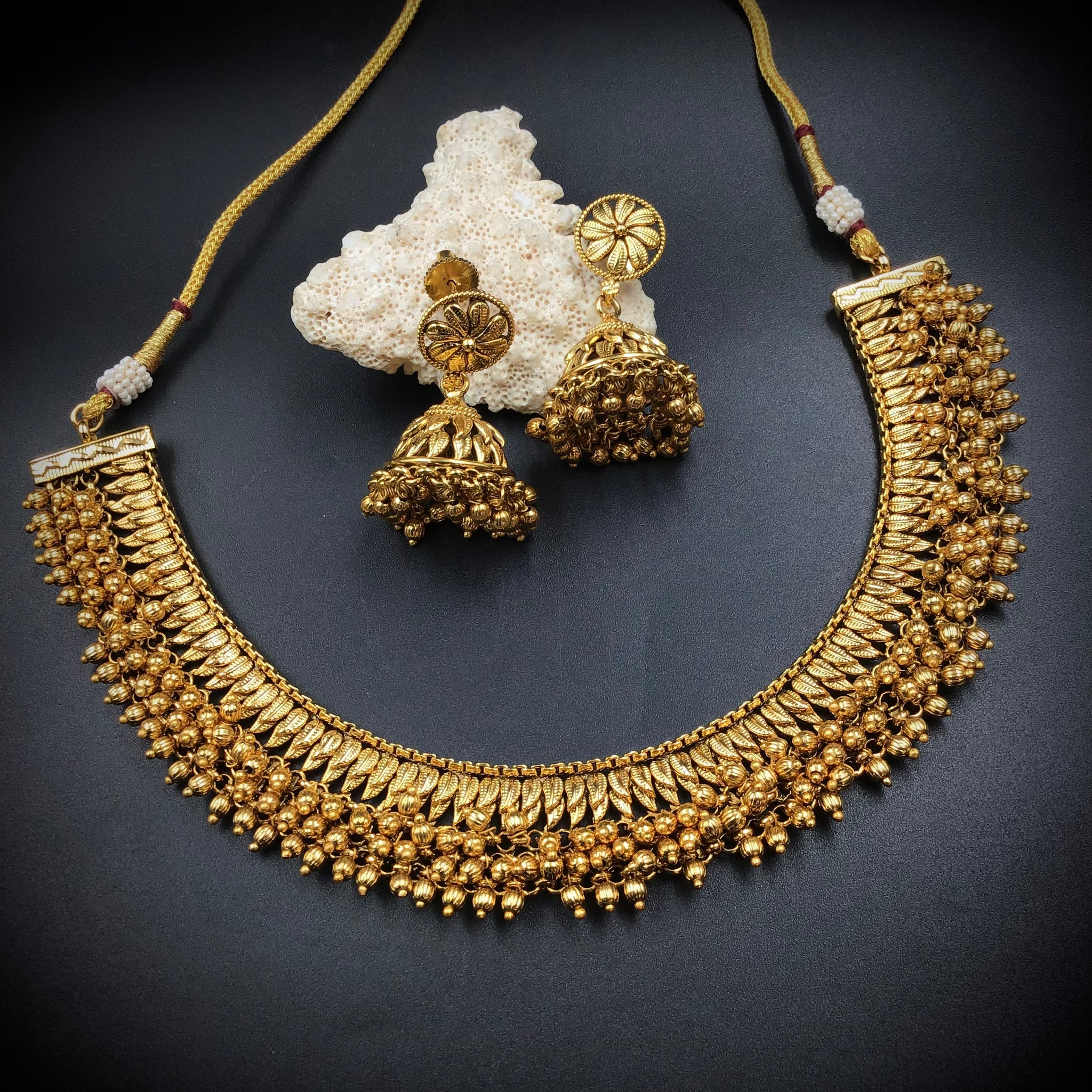 Gold Look Necklace Set 1385-0856 - Dazzles Jewellery