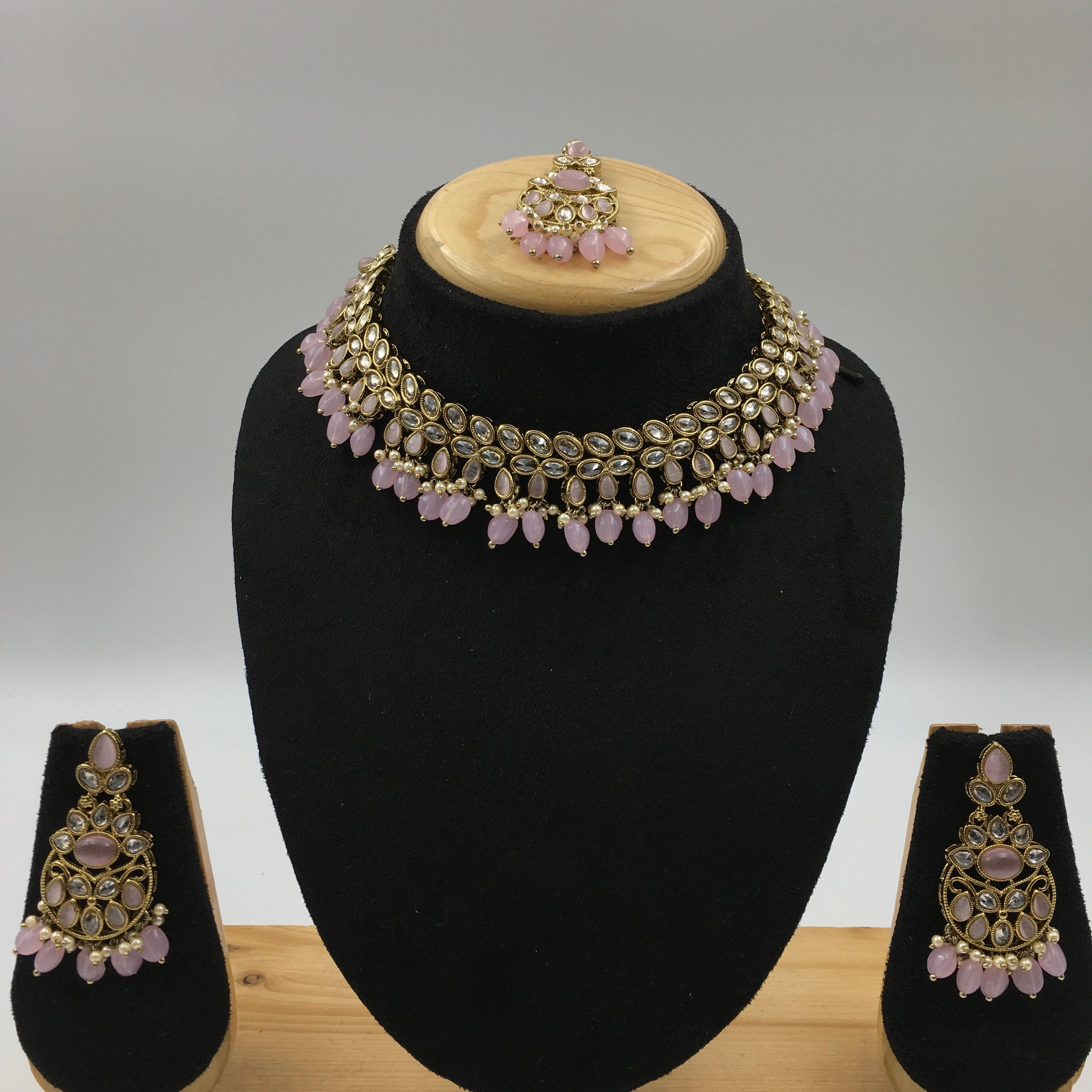 Round Neck Antique Necklace Set 4654-33 - Dazzles Jewellery