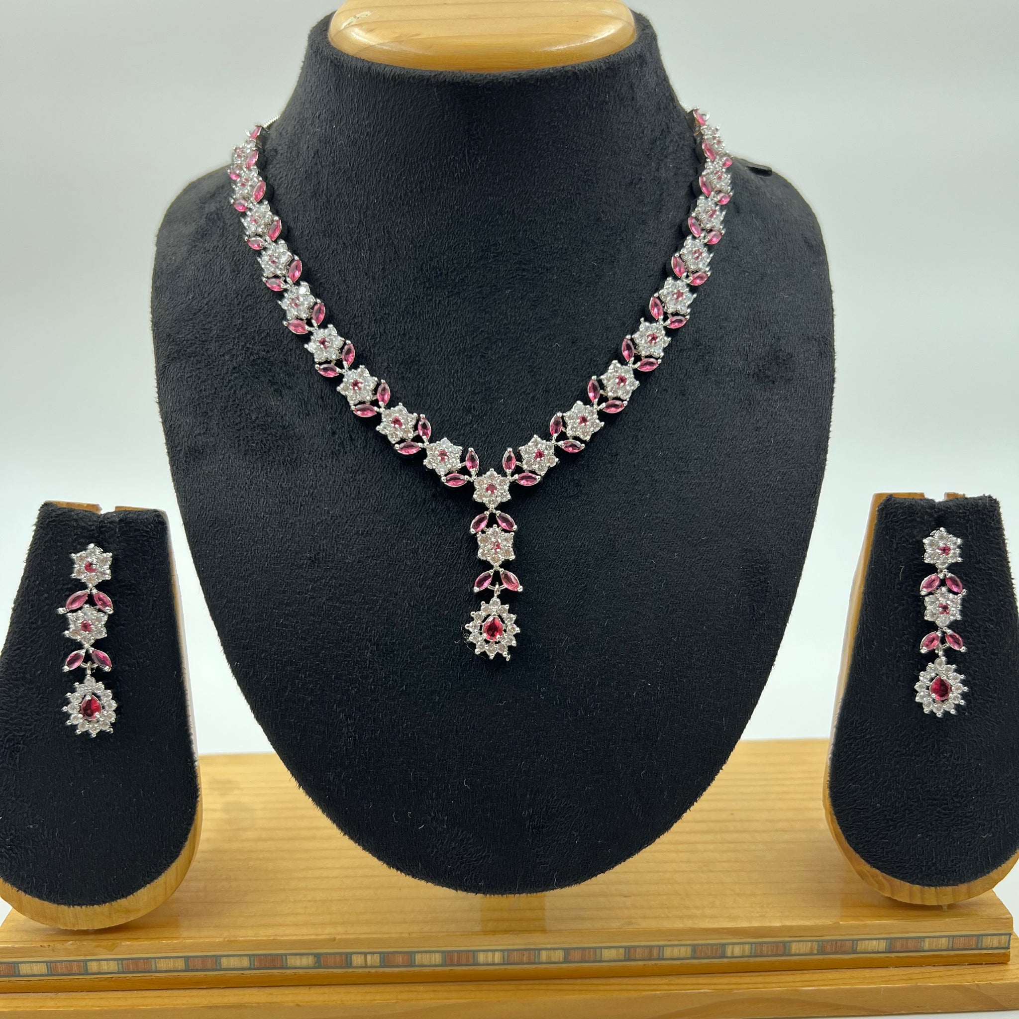 Round Neck Zircon/AD Necklace Set 7174-33 - Dazzles Jewellery