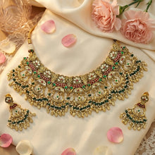 Round Neck Kundan Necklace Set 16459-56