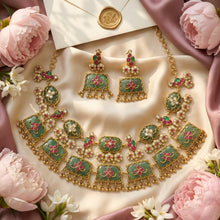 Round Neck Kundan Necklace Set 17623-87