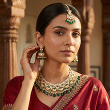 Round Neck Kundan Necklace Set 12172-28