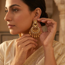 Beautiful Antique Gold Finish Earring 8273-2142