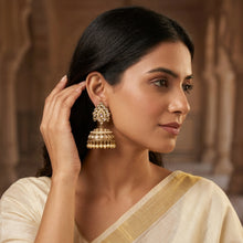 White Antique Earrings 9600-4533