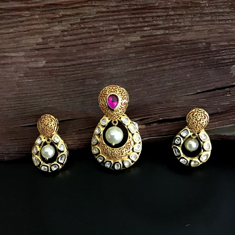 Brown Kundan Pendant Set 1140-5205 - Dazzles Jewellery
