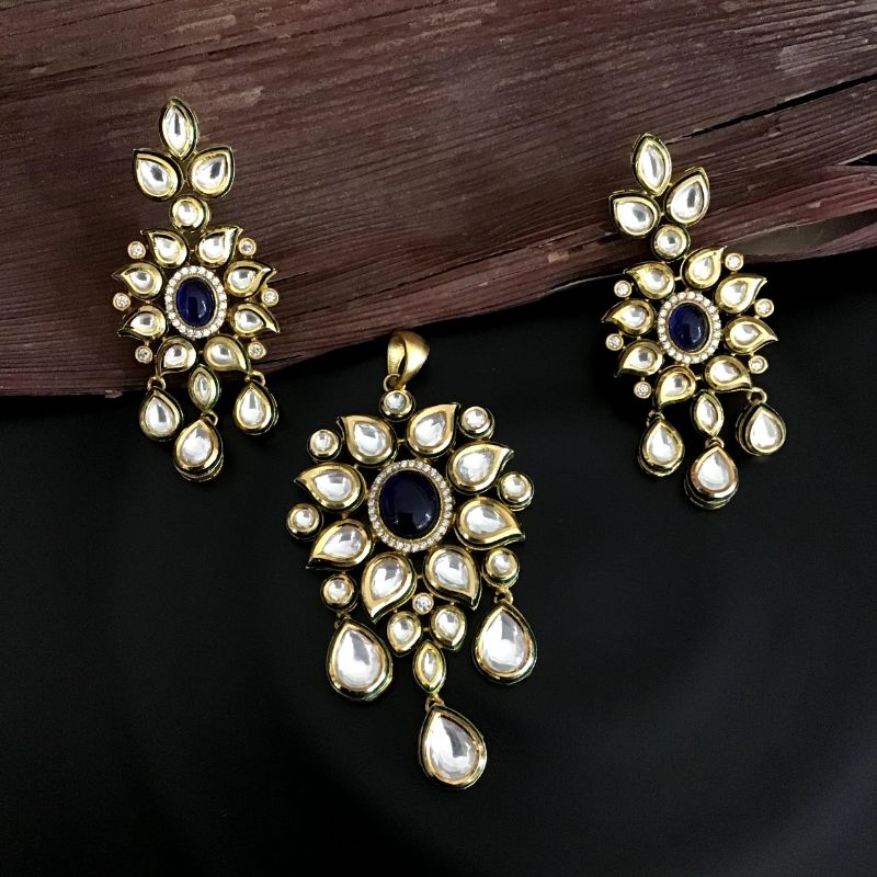 Blue Kundan Pendant Set 1292-5357 - Dazzles Jewellery