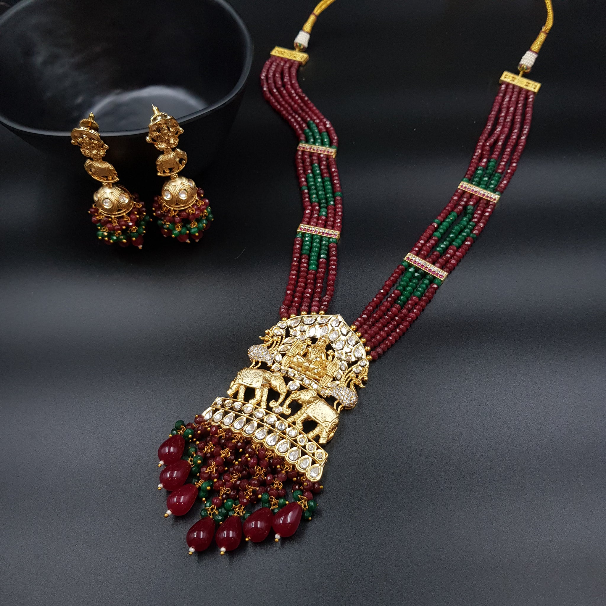 Ruby Green Temple Kundan Pendant Set 19147-6329 - Dazzles Jewellery