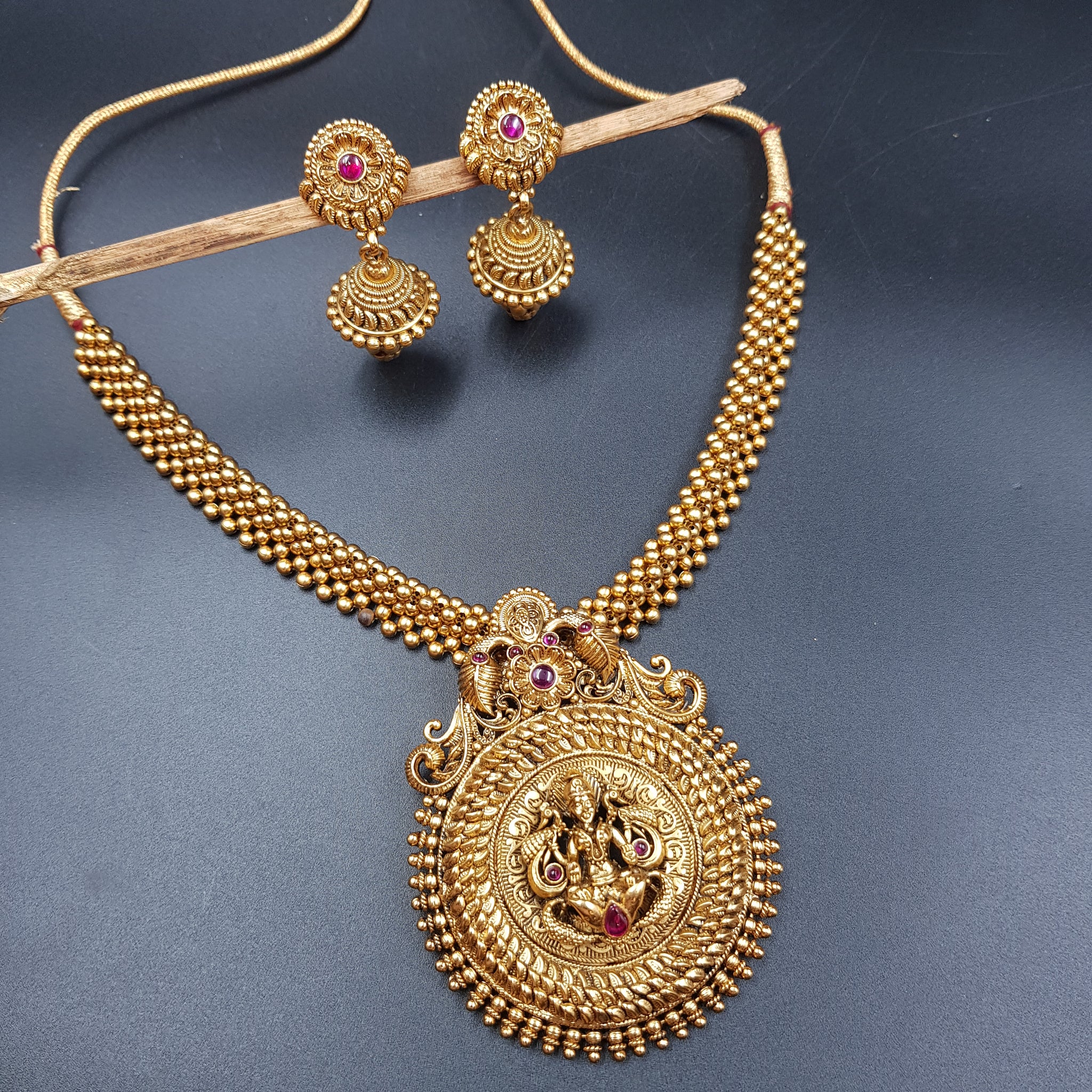 Round Neck Temple Necklace Set 3624-28 - Dazzles Jewellery