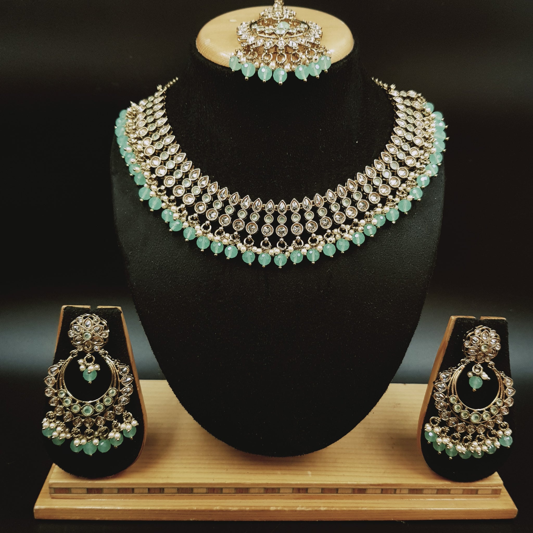 Round Neck Antique Necklace Set 3677-28 - Dazzles Jewellery