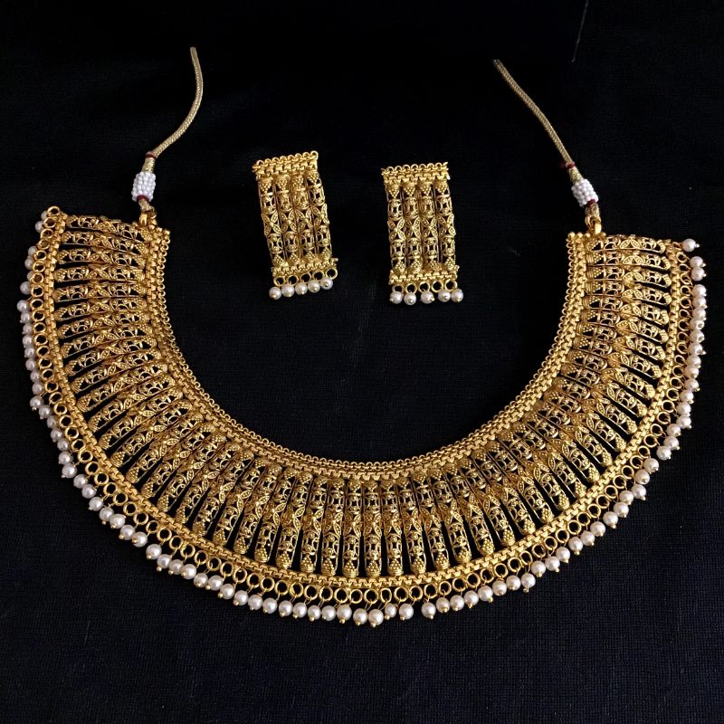 Gold Polish Round Necklace Set 3657-35925 - Dazzles Jewellery