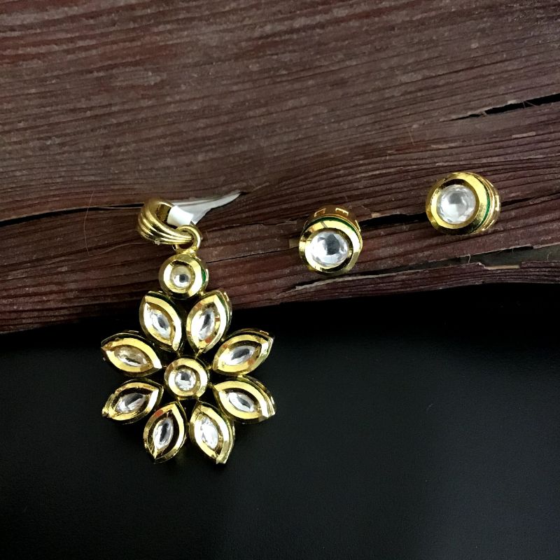 White Kundan Pendant Set 4152-8217 - Dazzles Jewellery