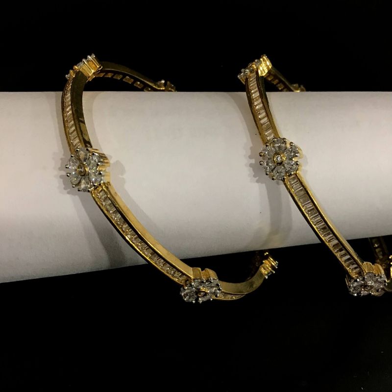 White Bangles/Kada 5524-9589 - Dazzles Jewellery