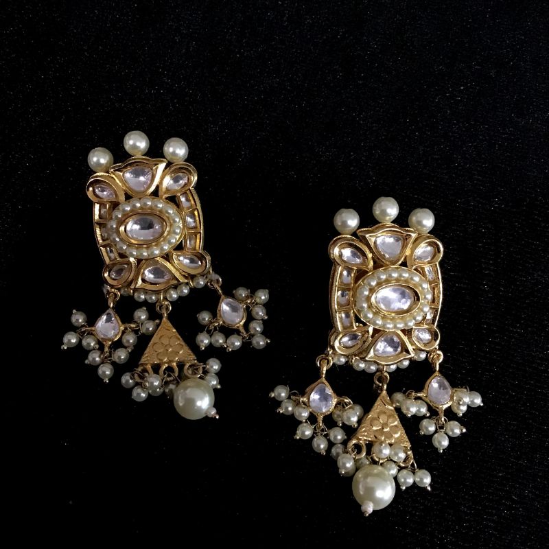 White Kundan Earring 5646-9711 - Dazzles Jewellery