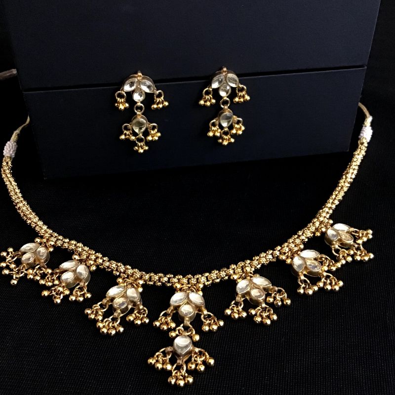 Gold Kundan Necklace Set 8018-1809 - Dazzles Jewellery