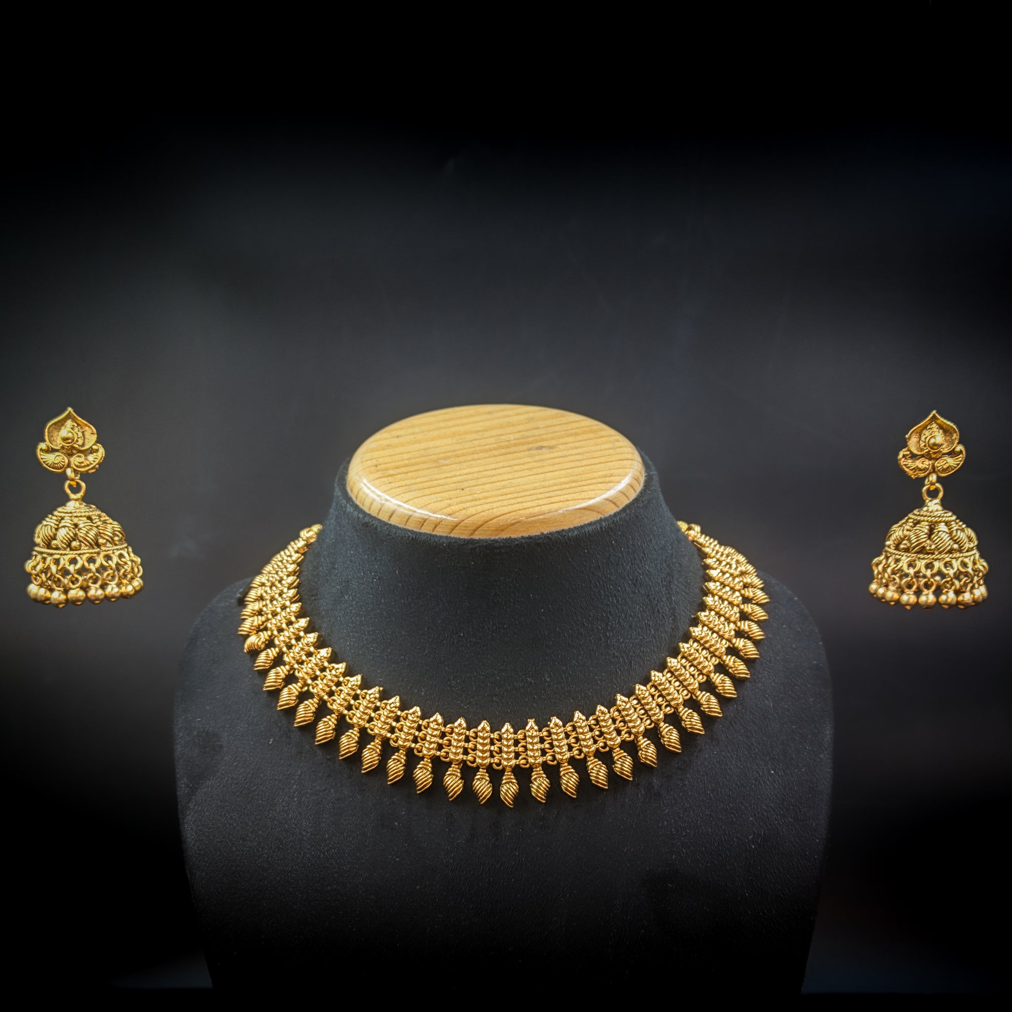 Round Neck Antique Necklace Set 6476-28 - Dazzles Jewellery