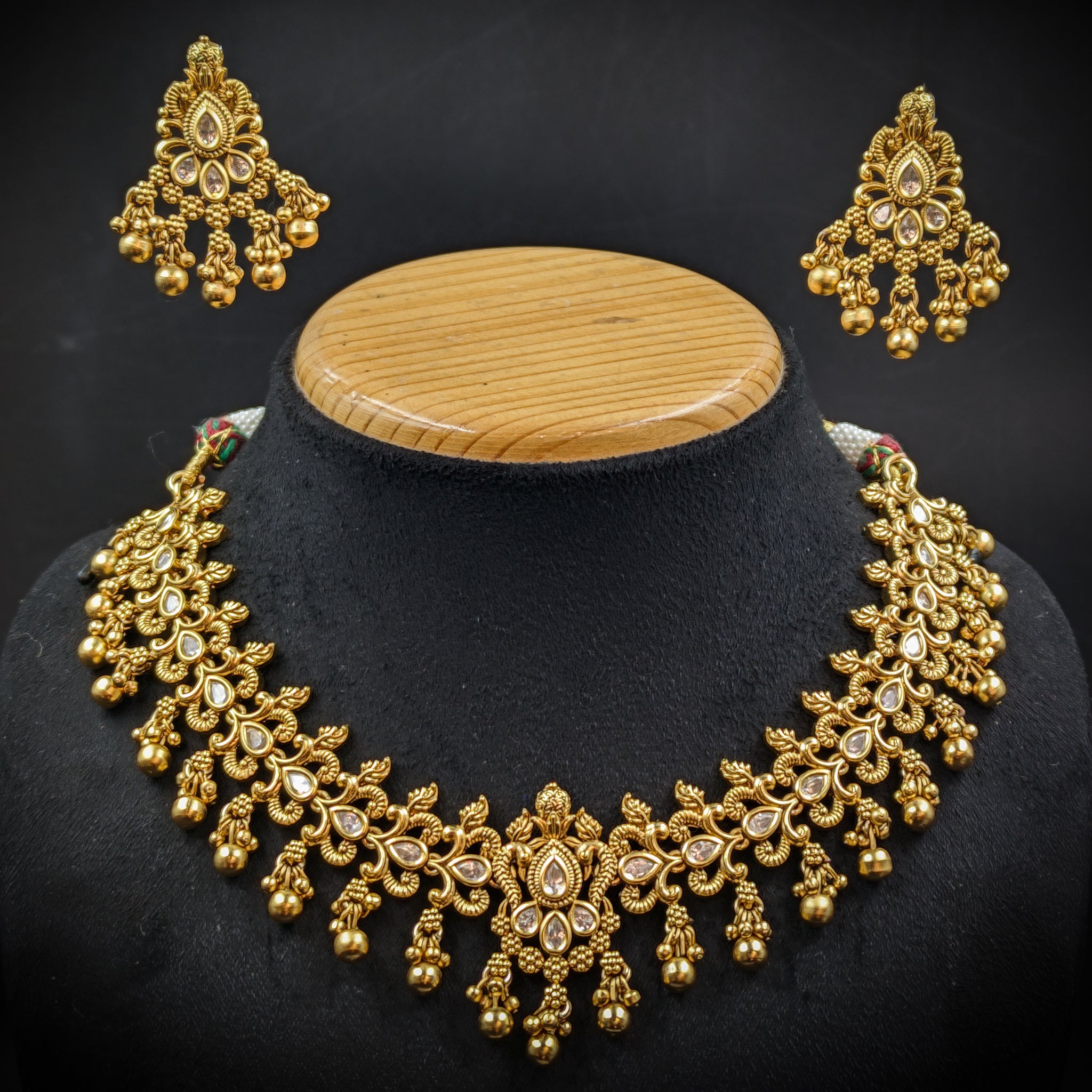 Round Neck Antique Necklace Set 6432-28 - Dazzles Jewellery