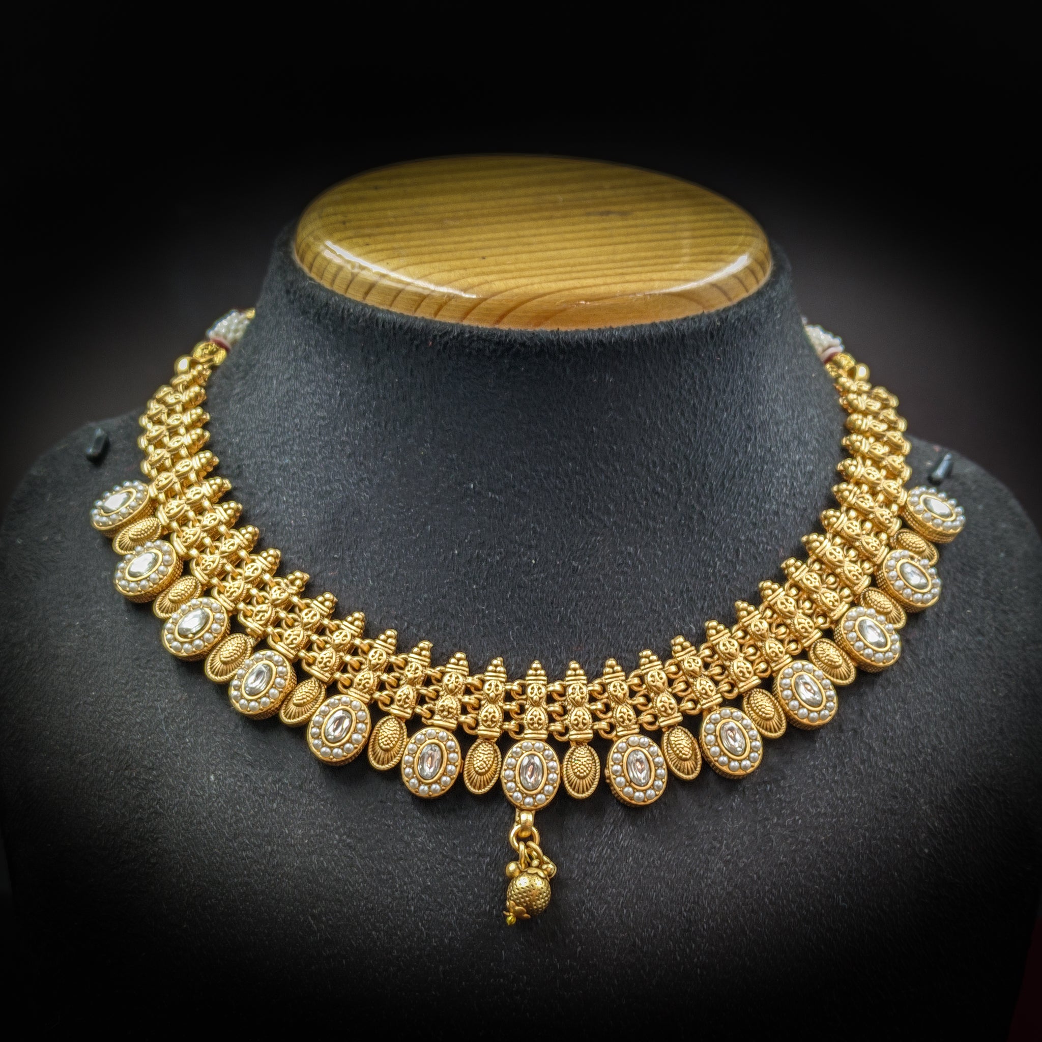 Round Neck Polki Necklace Set 7722-21 - Dazzles Jewellery