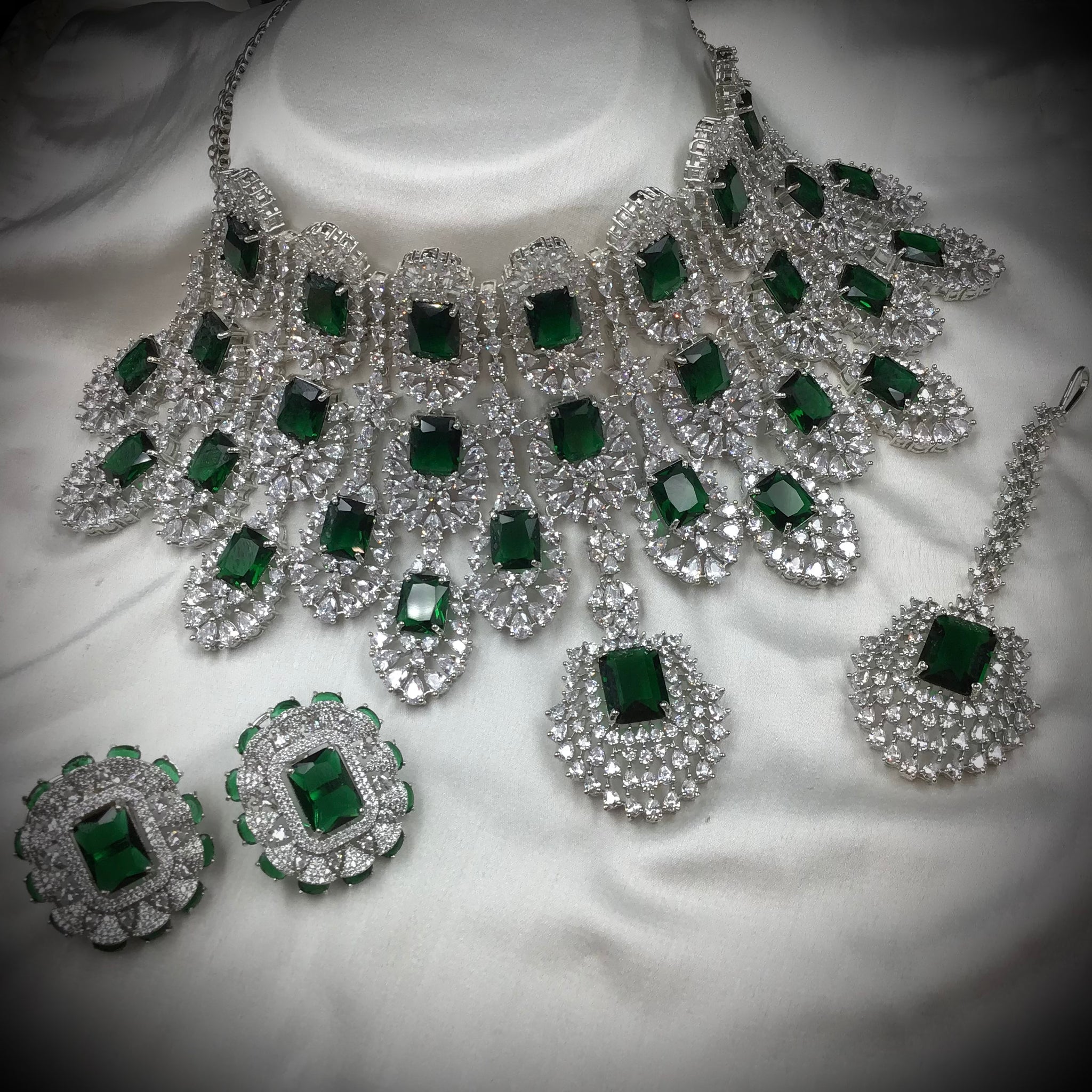 Kiara Advani Bridal Choker Set 8345-33 - Dazzles Jewellery