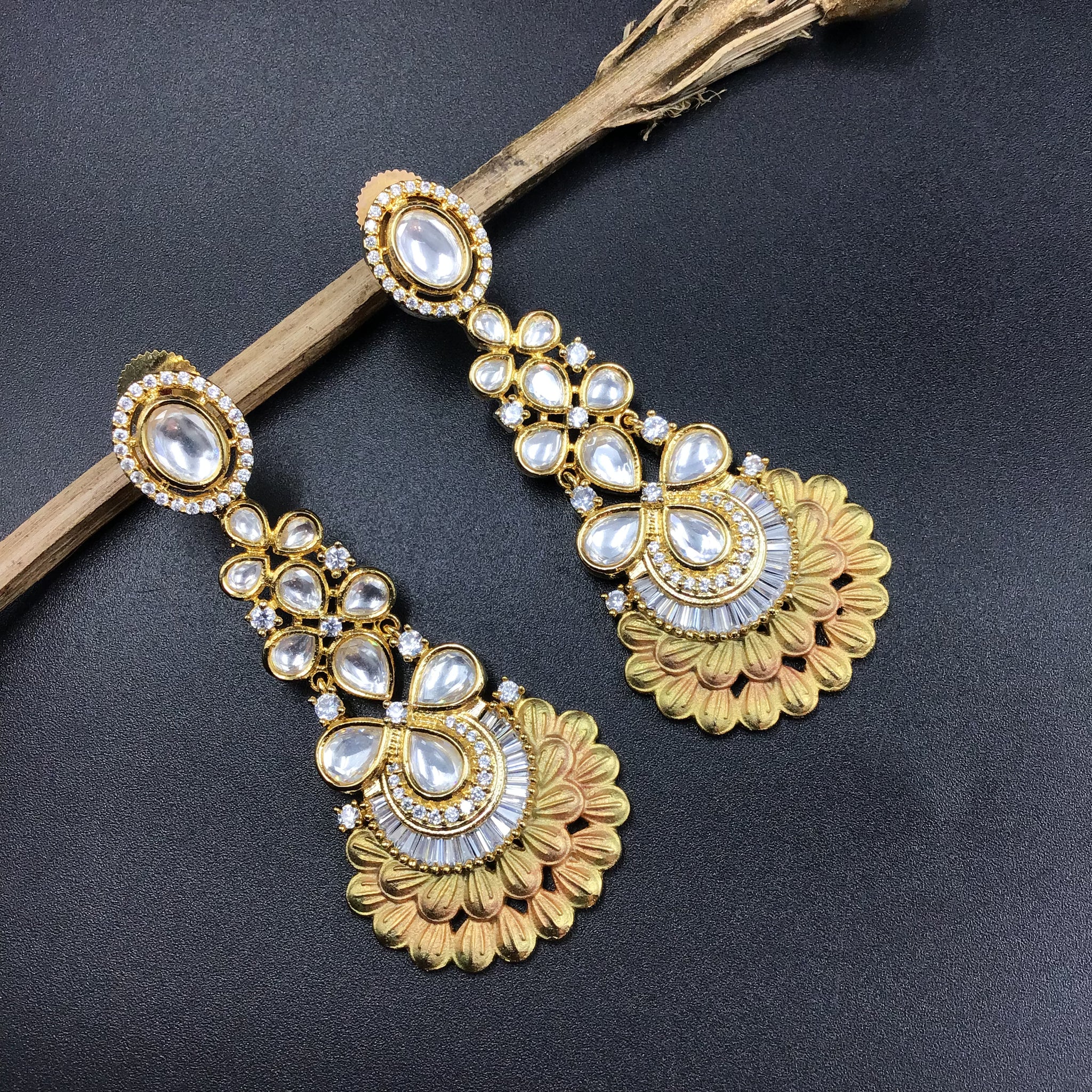 Stylish Kundan Long Earring 1323-5388 - Dazzles Jewellery