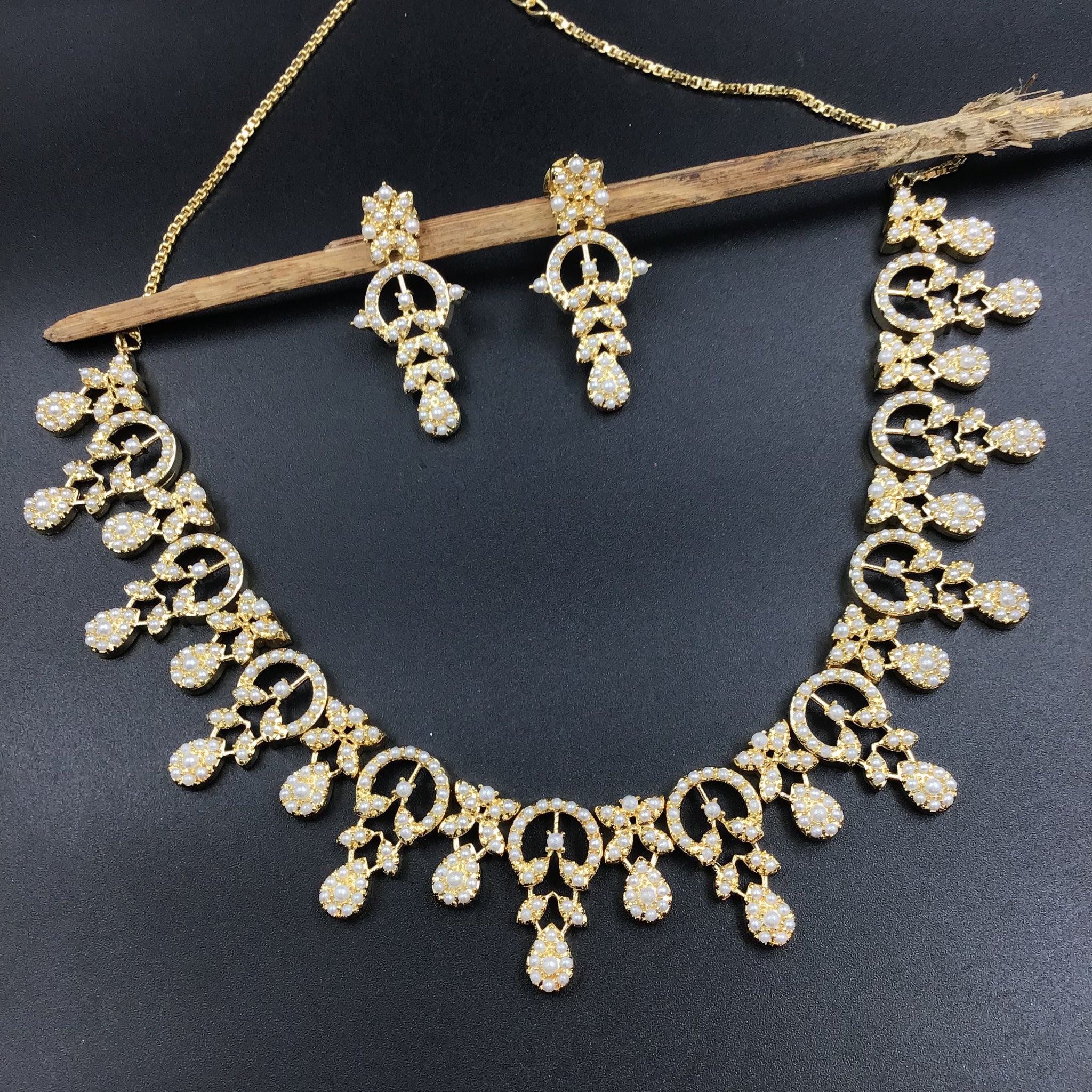 Round Neck Jadau Necklace Set 5990-65 - Dazzles Jewellery