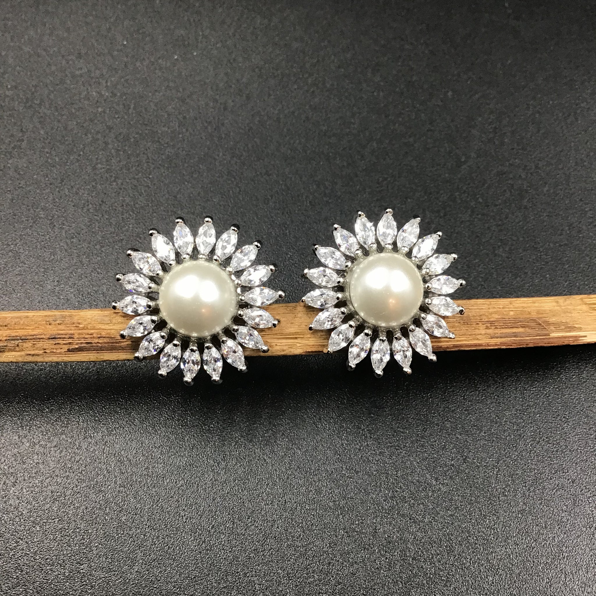 Tops/Studs Zircon/AD 3298-08 - Dazzles Jewellery