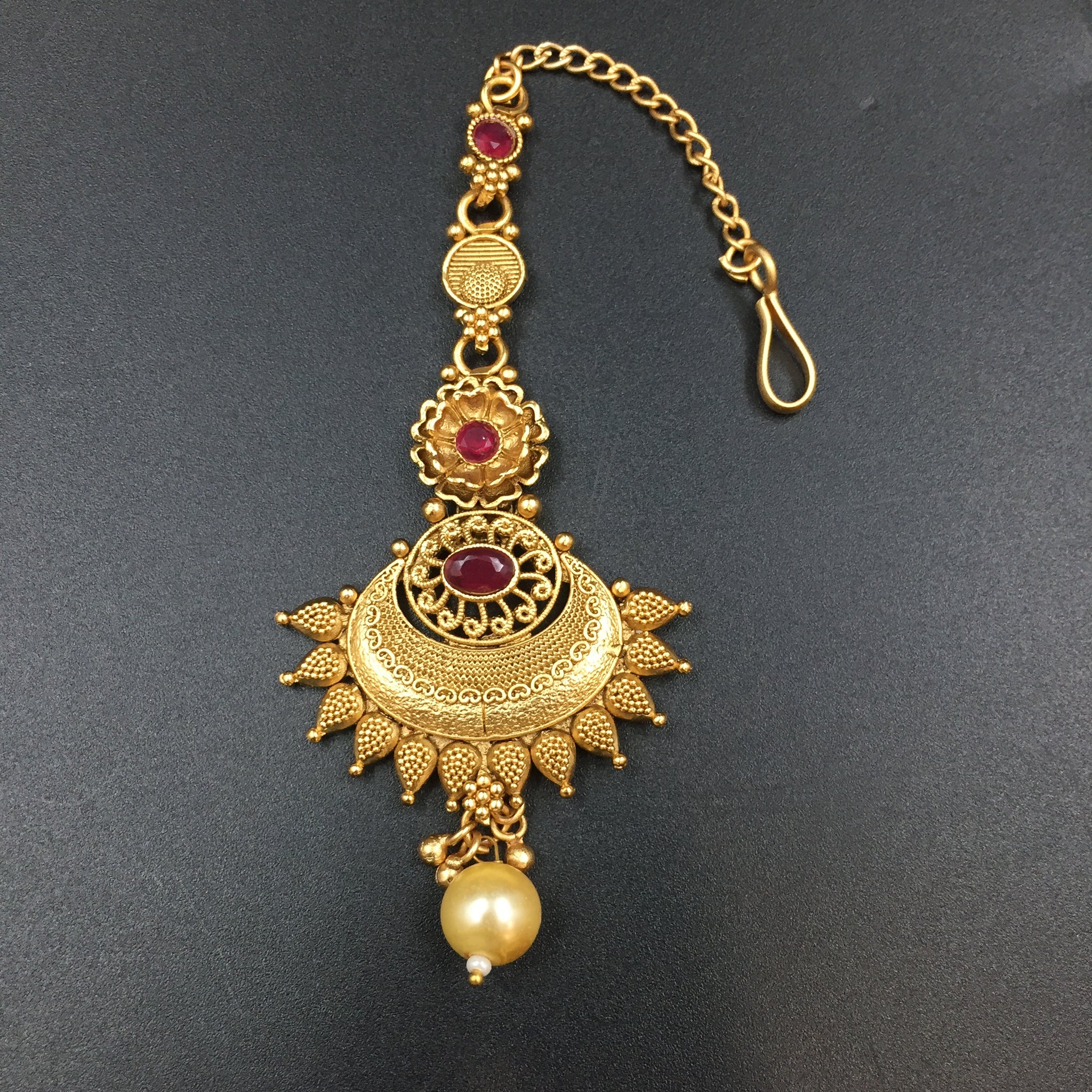 Antique Gold Finish Maang Tikka 4526-1 - Dazzles Jewellery