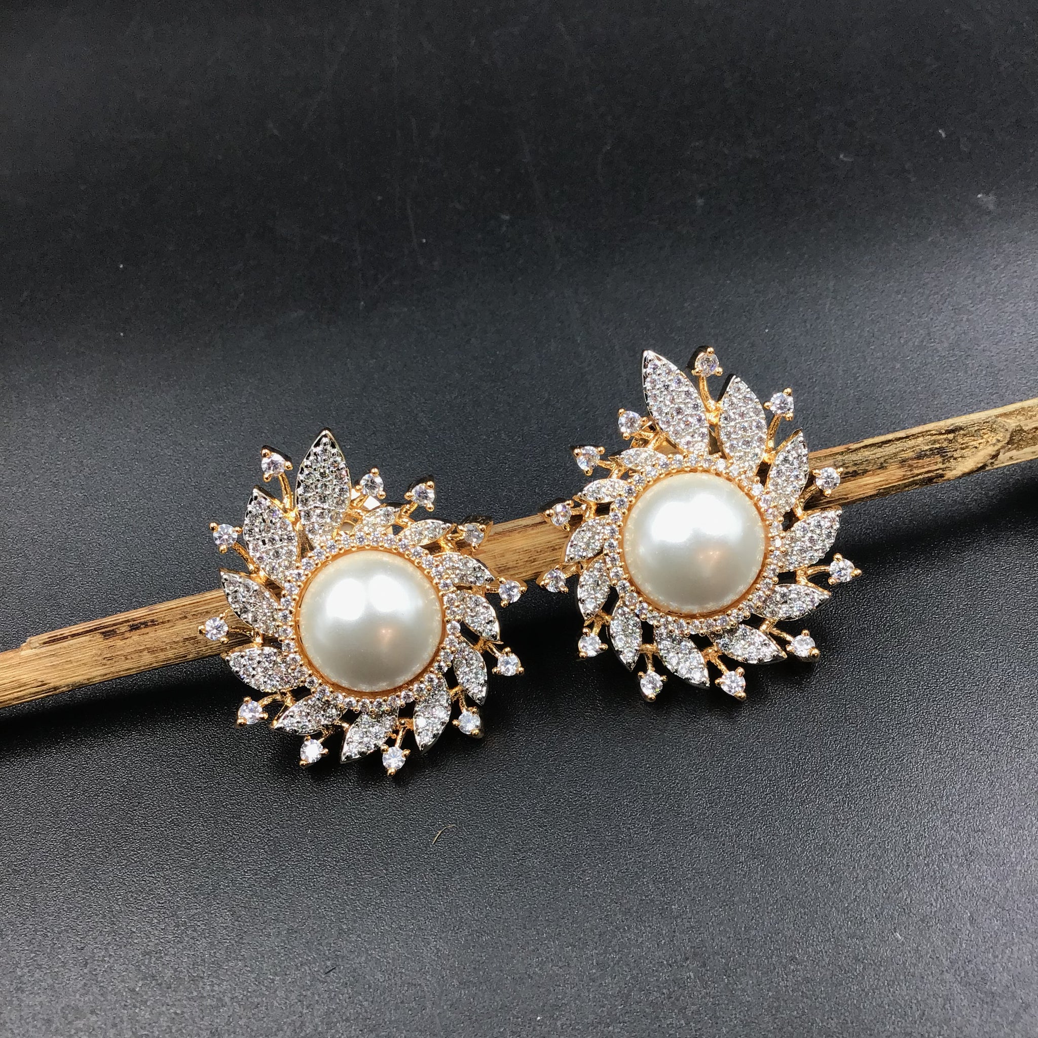 Gold Polish Zircon/AD Earring 6700-69 - Dazzles Jewellery