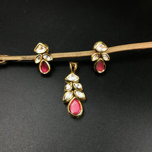 Light Kundan Pendant Set 3695-28 - Dazzles Jewellery