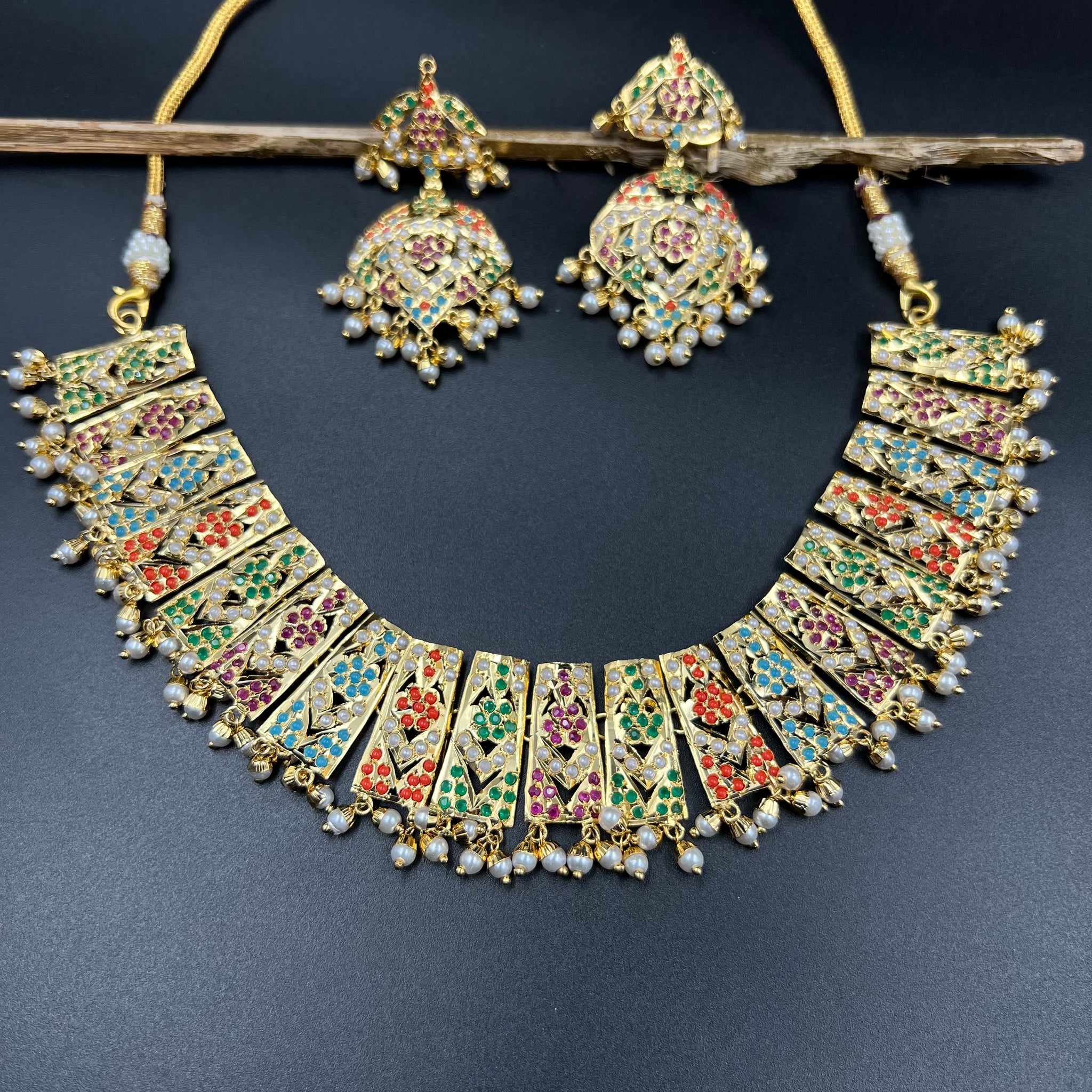 Round Neck Jadau Necklace Set 5807-73 - Dazzles Jewellery
