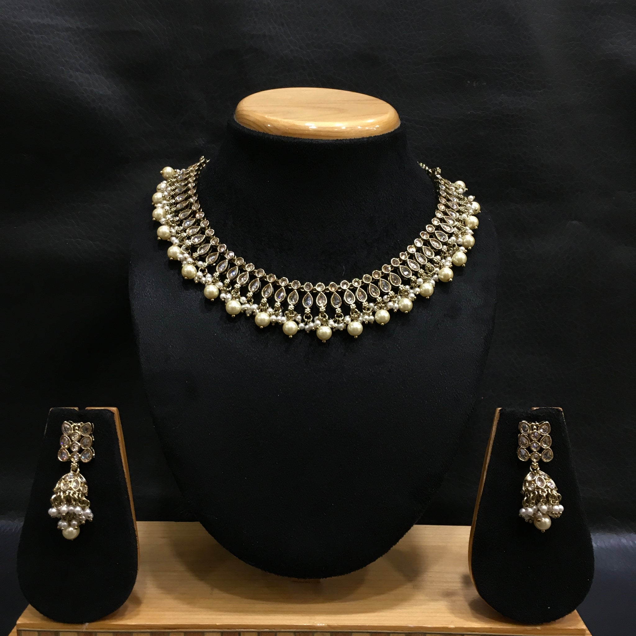 Round Neck Antique Necklace Set 3685-28 - Dazzles Jewellery
