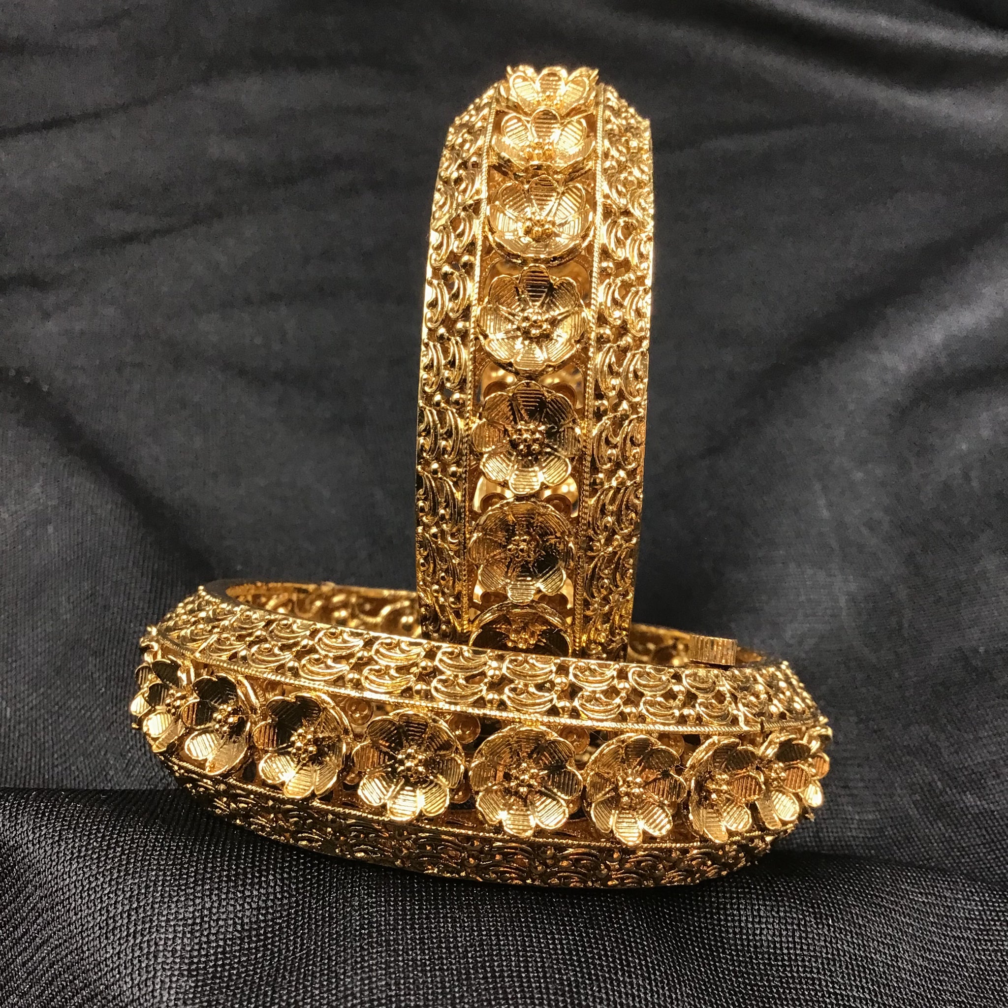 Antique Gold Finish Kada 3508 - Dazzles Jewellery
