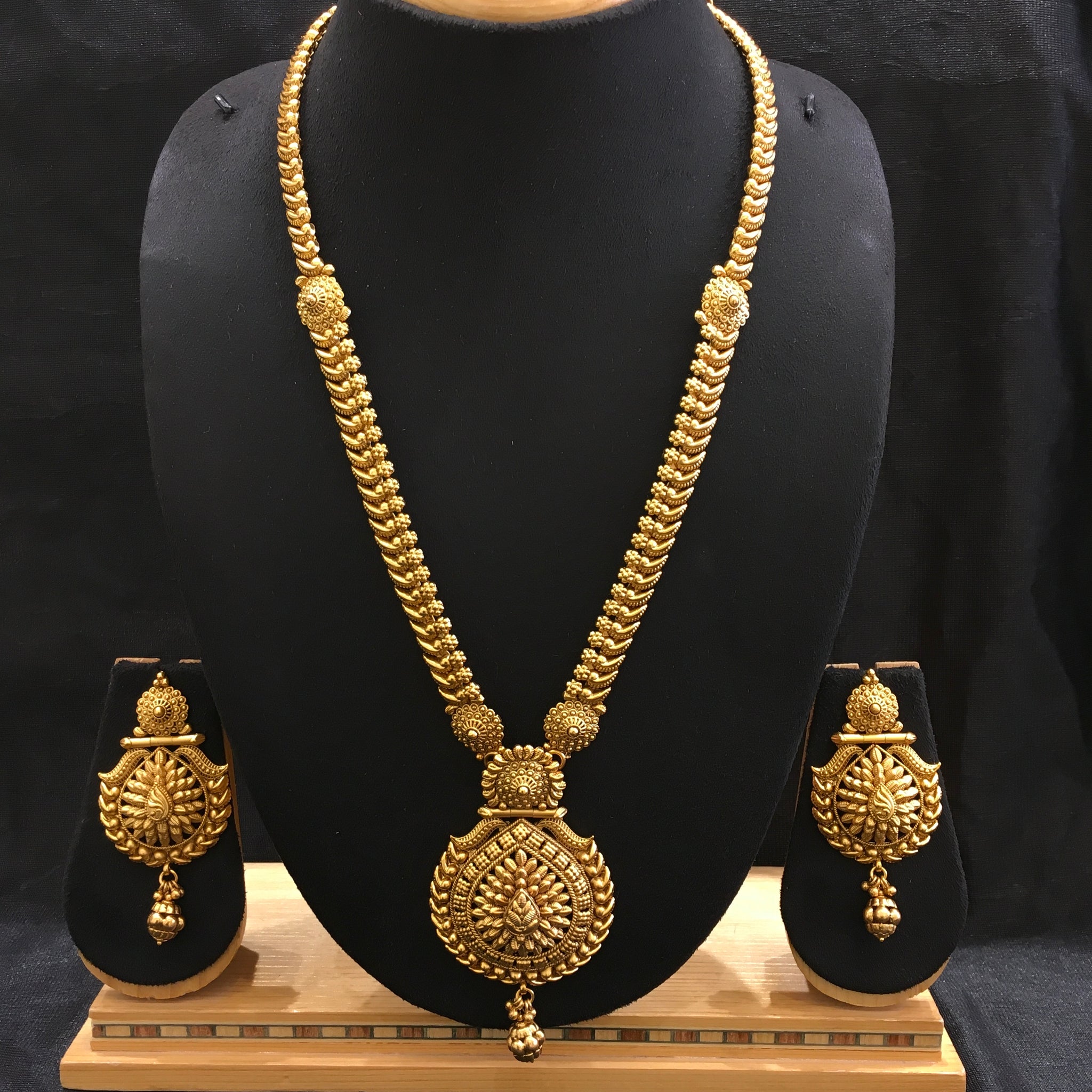 Long Neck Antique Necklace Set 5864-28 - Dazzles Jewellery