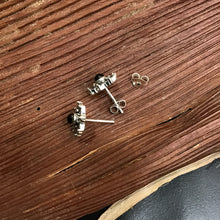 Silver Tops/Studs 1788-75 - Dazzles Jewellery